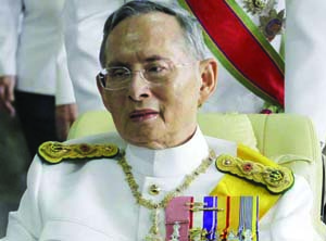 bhumibol-ad0-8c02b208d268973376f67111590ef8a9cb1bfacb.jpg